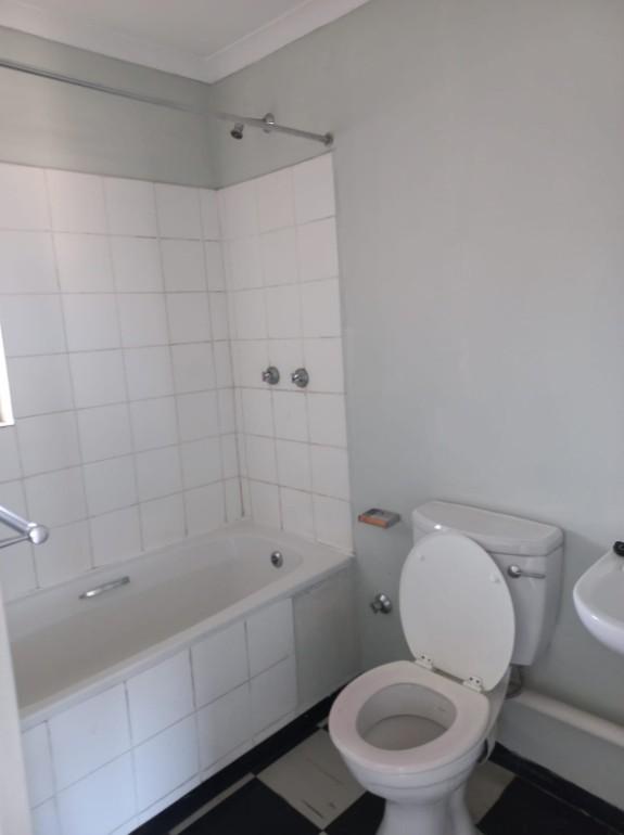 To Let 1 Bedroom Property for Rent in Amalinda Eastern Cape